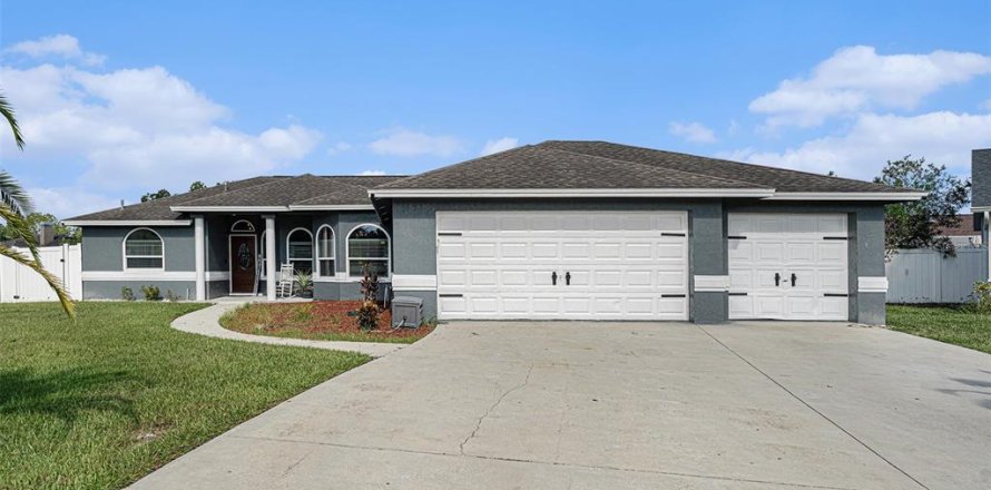 Villa ou maison à Lutz, Floride 4 chambres, 161.84 m2 № 1899051