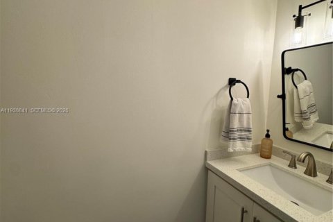 Touwnhouse à vendre à Miami, Floride: 2 chambres, 90.12 m2 № 1997247 - photo 13