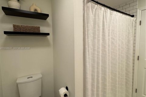 Touwnhouse à vendre à Miami, Floride: 2 chambres, 90.12 m2 № 1997247 - photo 6
