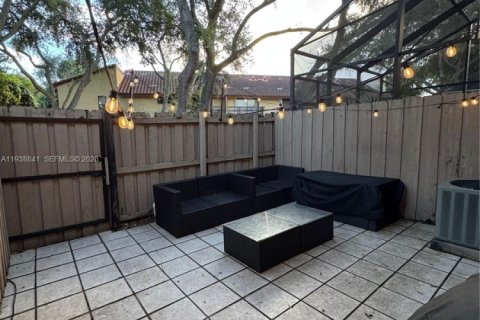 Touwnhouse à vendre à Miami, Floride: 2 chambres, 90.12 m2 № 1997247 - photo 16