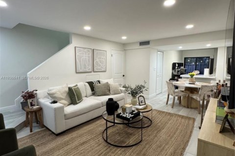Touwnhouse à vendre à Miami, Floride: 2 chambres, 90.12 m2 № 1997247 - photo 2