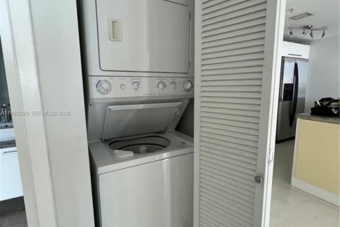 Снять в аренду кондоминиум в Майами, Флорида 1 спальня, 73.3м2, № 1989359 - фото 11