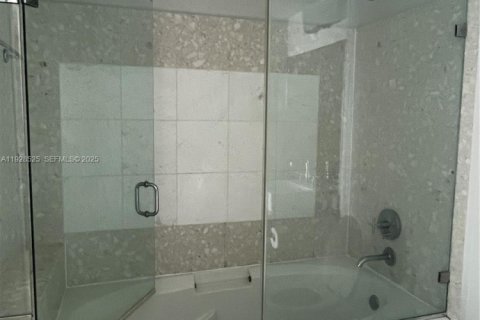 Снять в аренду кондоминиум в Майами, Флорида 1 спальня, 73.3м2, № 1989359 - фото 9