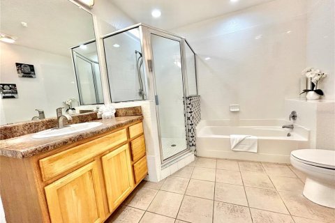 Condo in Kissimmee, Florida, 3 bedrooms № 2097789 - photo 9