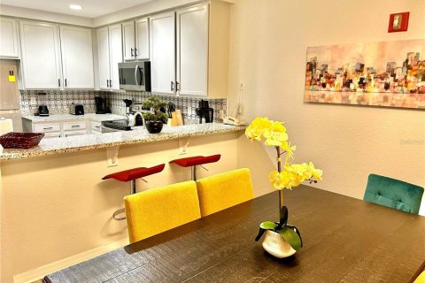 Condo in Kissimmee, Florida, 3 bedrooms № 2097789 - photo 16