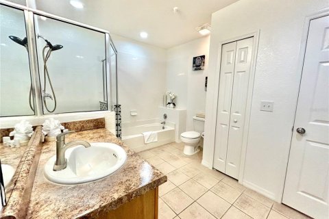 Condo in Kissimmee, Florida, 3 bedrooms № 2097789 - photo 11