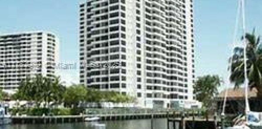 Condo in Hallandale Beach, Florida, 1 bedroom  № 1699198