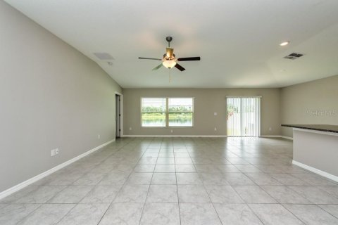 House in Riverview, Florida 4 bedrooms, 179.77 sq.m. № 1886145 - photo 2