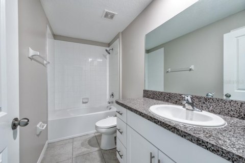 House in Riverview, Florida 4 bedrooms, 179.77 sq.m. № 1886145 - photo 18