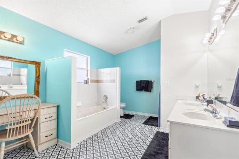 House in Edgewater, Florida 3 bedrooms, 177.44 sq.m. № 1777150 - photo 19