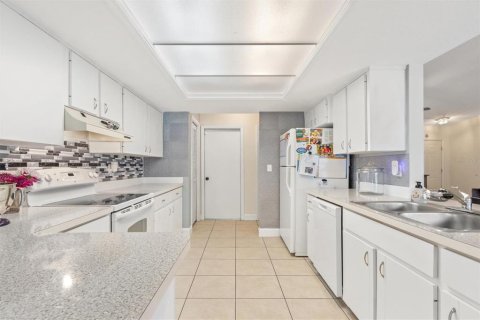 House in Edgewater, Florida 3 bedrooms, 177.44 sq.m. № 1777150 - photo 13