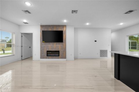 House in Palm Bay, Florida 3 bedrooms, 116.13 sq.m. № 1988764 - photo 9