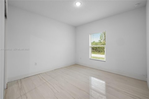 House in Palm Bay, Florida 3 bedrooms, 116.13 sq.m. № 1988764 - photo 30