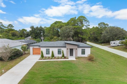 House in Palm Bay, Florida 3 bedrooms, 116.13 sq.m. № 1988764 - photo 4