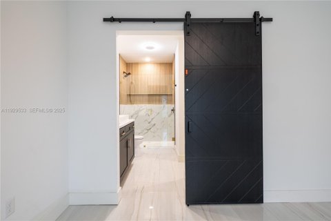 House in Palm Bay, Florida 3 bedrooms, 116.13 sq.m. № 1988764 - photo 20