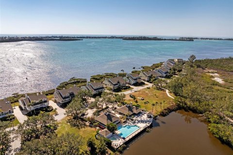 Condo in Bradenton, Florida, 3 bedrooms № 2396263 - photo 4
