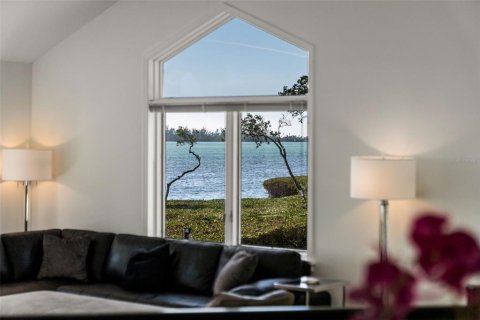 Condo in Bradenton, Florida, 3 bedrooms № 2396263 - photo 14