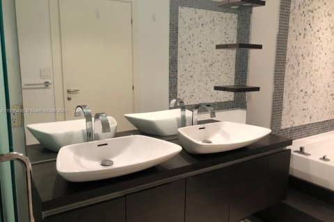 Купить кондоминиум в Майами, Флорида 2 спальни, 157.38м2, № 2088835 - фото 14