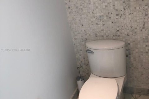 Купить кондоминиум в Майами, Флорида 2 спальни, 157.38м2, № 2088835 - фото 16