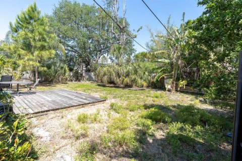 House in Saint Petersburg, Florida 3 bedrooms, 117.61 sq.m. № 1642154 - photo 12