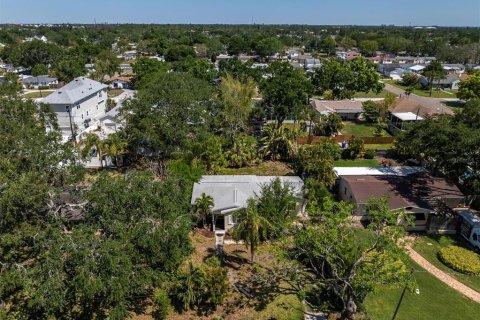 House in Saint Petersburg, Florida 3 bedrooms, 117.61 sq.m. № 1642154 - photo 7