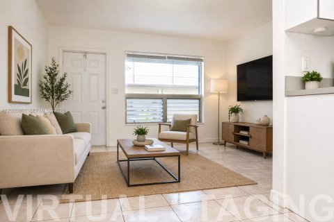 Villa ou maison à louer à Hollywood, Floride: 1 chambre, 60.39 m2 № 2070012 - photo 11