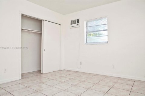 Villa ou maison à louer à Hollywood, Floride: 1 chambre, 60.39 m2 № 2070012 - photo 10