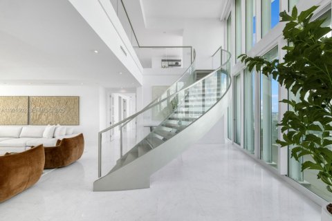 Condo in Miami, Florida, 7 bedrooms № 1982252 - photo 6
