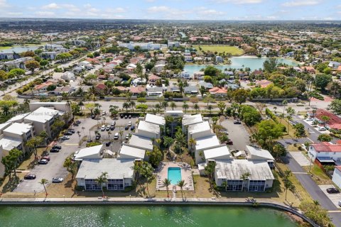 Condo in Cutler Bay, Florida, 2 bedrooms  № 1860910 - photo 16