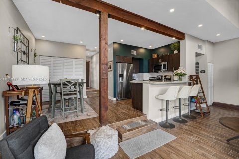 Adosado en venta en Pembroke Pines, Florida, 2 dormitorios, 118.64 m2 № 2058274 - foto 4