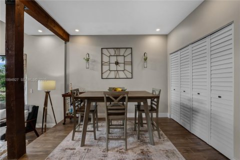 Adosado en venta en Pembroke Pines, Florida, 2 dormitorios, 118.64 m2 № 2058274 - foto 10