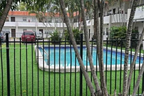 Condominio en alquiler en Margate, Florida, 1 dormitorio, 59.55 m2 № 1950260 - foto 13