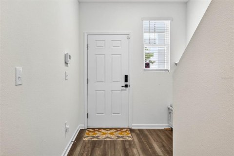 Снять в аренду таунхаус в Зеферхиллс-Норт, Флорида 3 спальни, 128.76м2, № 1918364 - фото 6