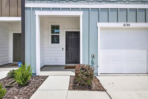 Снять в аренду таунхаус в Зеферхиллс-Норт, Флорида 3 спальни, 128.76м2, № 1918364 - фото 4