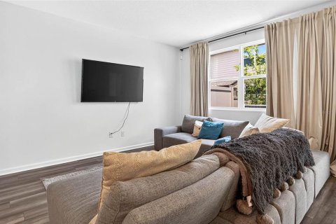 Снять в аренду таунхаус в Зеферхиллс-Норт, Флорида 3 спальни, 128.76м2, № 1918364 - фото 11