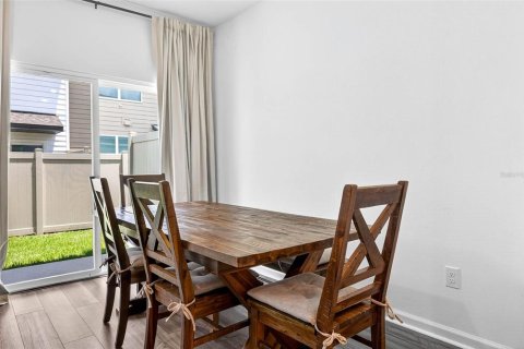 Снять в аренду таунхаус в Зеферхиллс-Норт, Флорида 3 спальни, 128.76м2, № 1918364 - фото 16