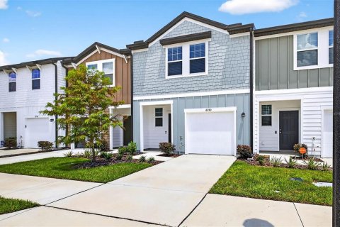 Снять в аренду таунхаус в Зеферхиллс-Норт, Флорида 3 спальни, 128.76м2, № 1918364 - фото 1
