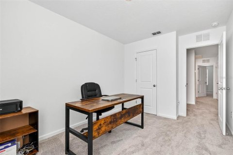 Снять в аренду таунхаус в Зеферхиллс-Норт, Флорида 3 спальни, 128.76м2, № 1918364 - фото 24