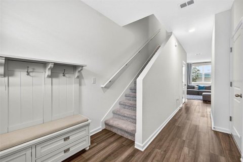 Снять в аренду таунхаус в Зеферхиллс-Норт, Флорида 3 спальни, 128.76м2, № 1918364 - фото 5