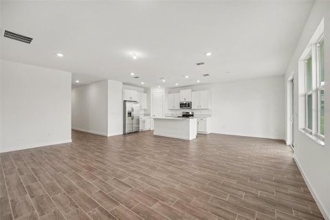 Villa ou maison à louer à Palm Bay, Floride: 4 chambres, 179.95 m2 № 2388244 - photo 4