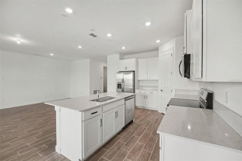 Villa ou maison à louer à Palm Bay, Floride: 4 chambres, 179.95 m2 № 2388244 - photo 5