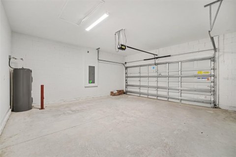 Villa ou maison à louer à Palm Bay, Floride: 4 chambres, 179.95 m2 № 2388244 - photo 17