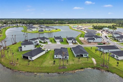 Villa ou maison à louer à Palm Bay, Floride: 4 chambres, 179.95 m2 № 2388244 - photo 23
