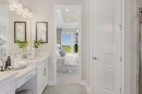 House in Sarasota, Florida 2 bedrooms, 142.42 sq.m. № 2096309 - photo 12
