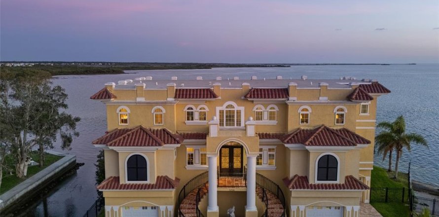 Casa en Hernando Beach, Florida 4 dormitorios, 447.42 m2 № 2314935