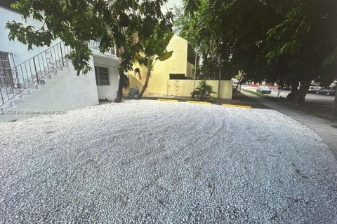 Villa ou maison à louer à Miami, Floride: 1 chambre, 62.24 m2 № 1936907 - photo 11