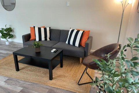 Villa ou maison à louer à Miami, Floride: 1 chambre, 62.24 m2 № 1936907 - photo 6