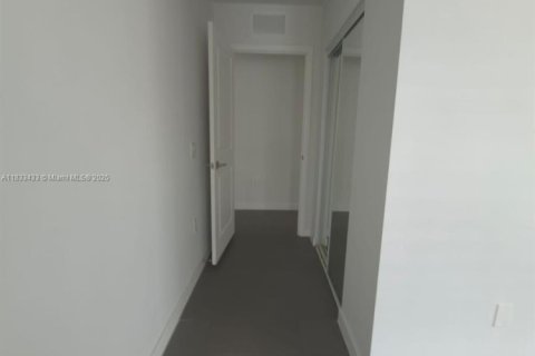 Apartamento en alquiler en Miami Beach, Florida, 2 dormitorios, 66.43 m2 № 1981053 - foto 14