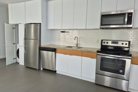 Apartamento en alquiler en Miami Beach, Florida, 2 dormitorios, 66.43 m2 № 1981053 - foto 6