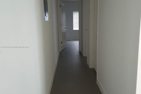 Apartamento en alquiler en Miami Beach, Florida, 2 dormitorios, 66.43 m2 № 1981053 - foto 9